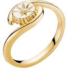 Lund Copenhagen Marguerit Ring i forgyldt med hvid emalje, Ø 7,5 mm Lund Copenhagen Marguerit Ring i forgyldt med hvid emalje, Ø 7,5 mm