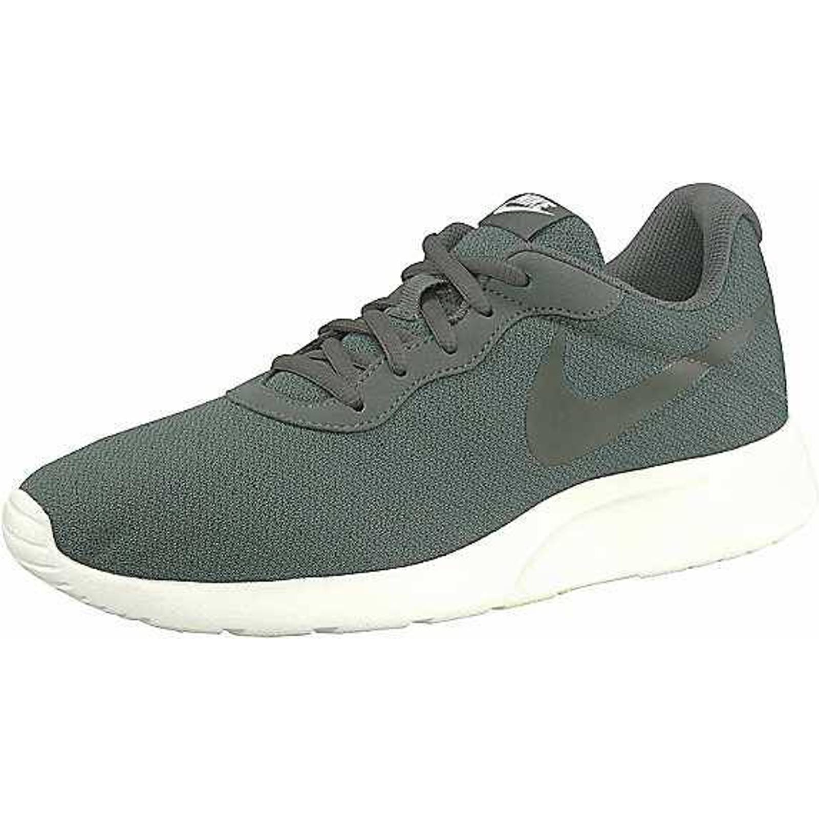nike tanjun trainers black nike tanjun trainers black
