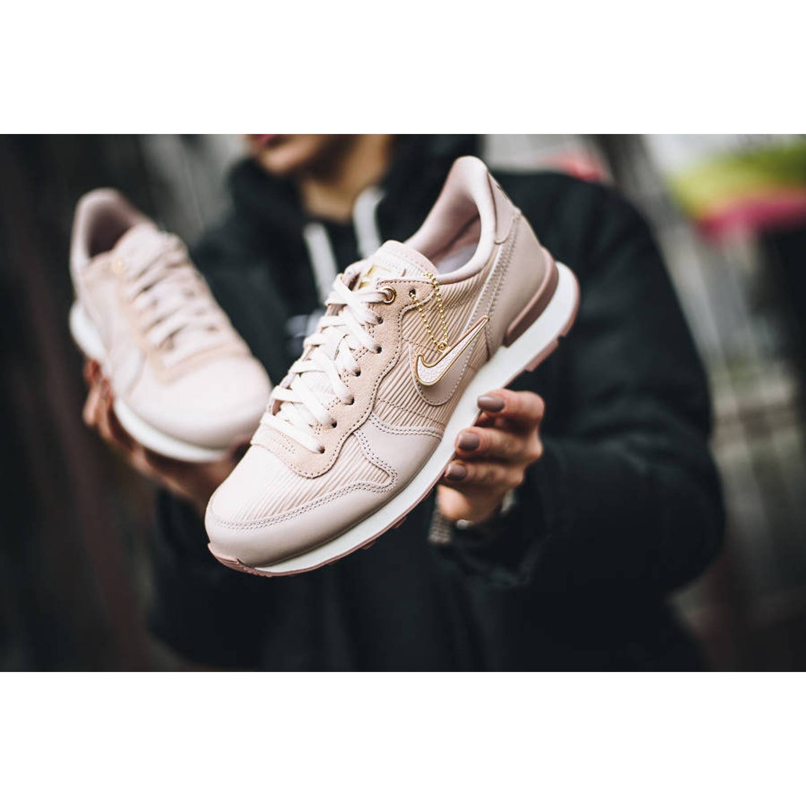nike internationalist size 5 nike internationalist size 5